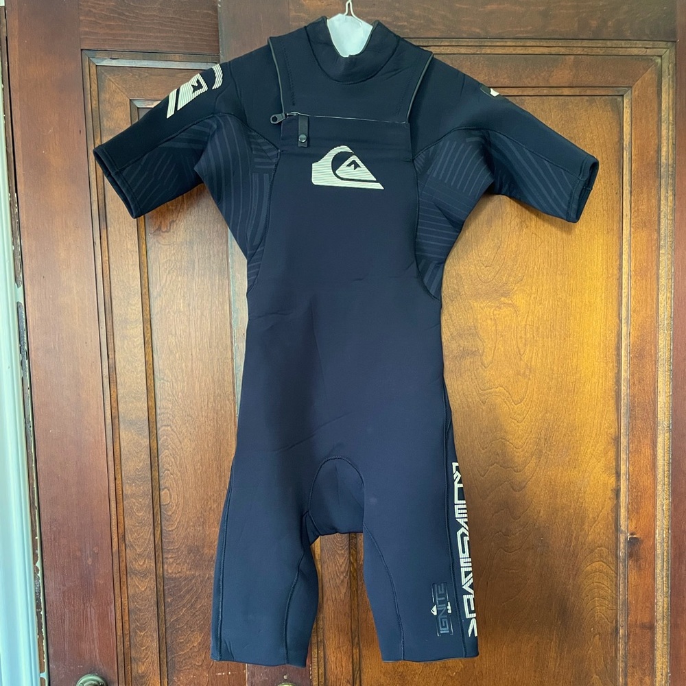 Quicksilver Men’s 2.2mm Medium Black Wetsuit